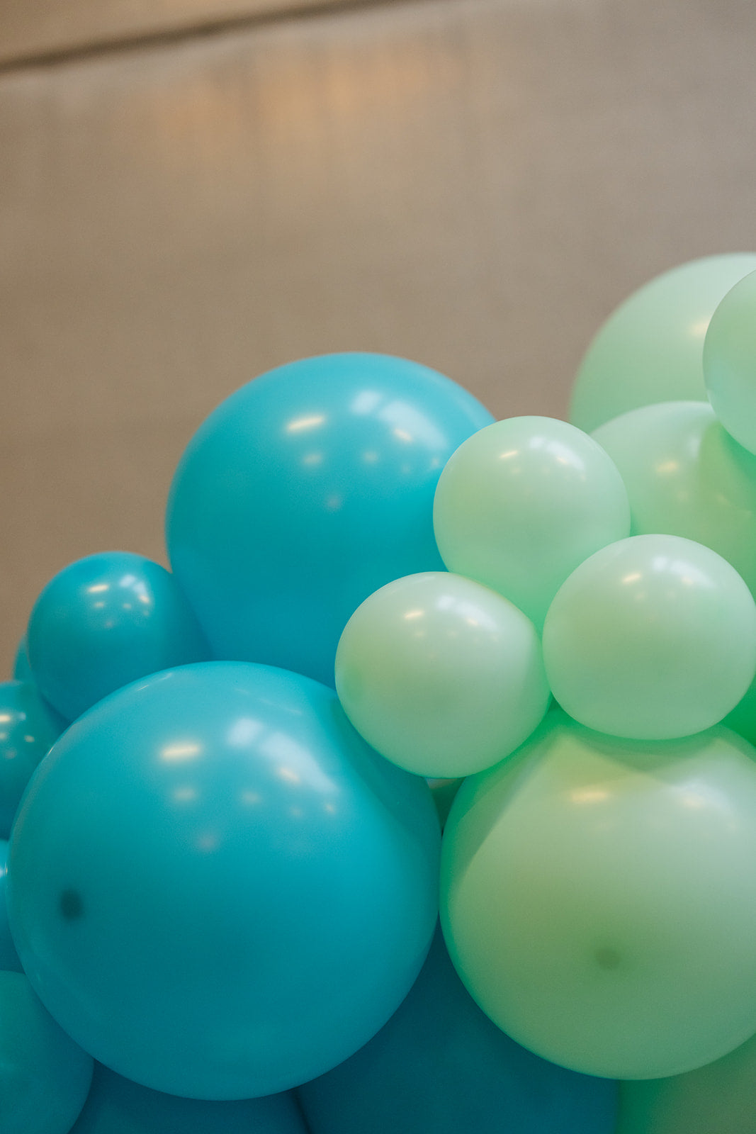Backdrop frame met doek en ballondecoratie