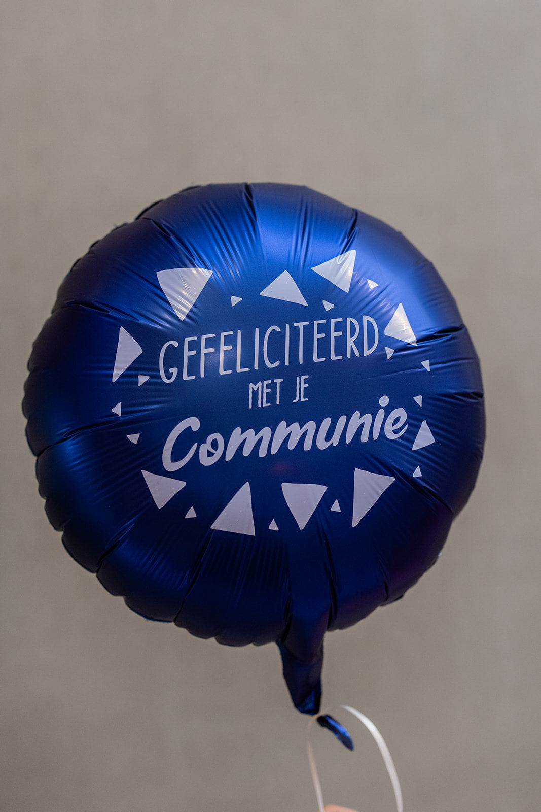 Folieballon "Gefeliciteerd Met Je Communie" triangles - navy