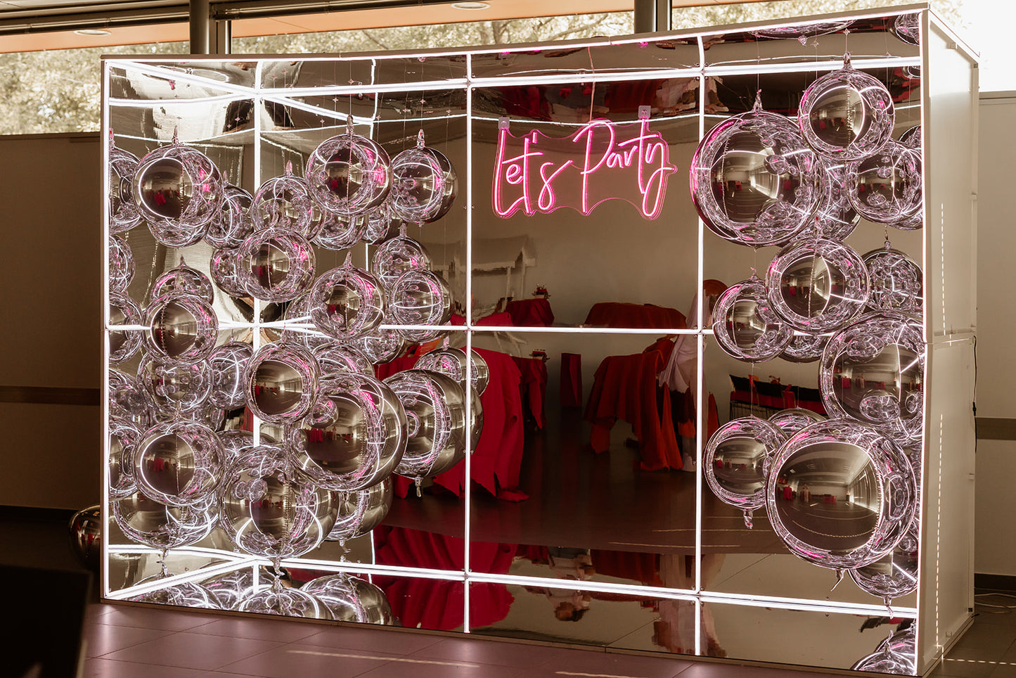 Mirror box