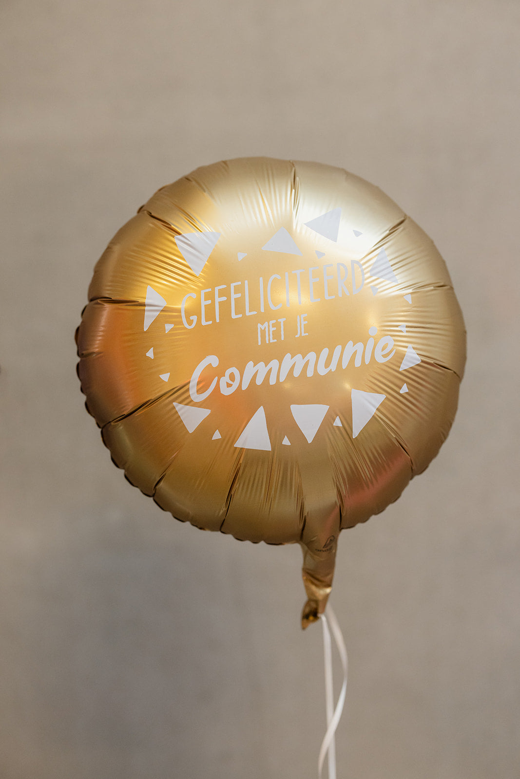 Folieballon "Gefeliciteerd Met Je Communie" triangles - goud