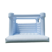Springkasteel - pastelblauw (beschikbaar vanaf augustus)
