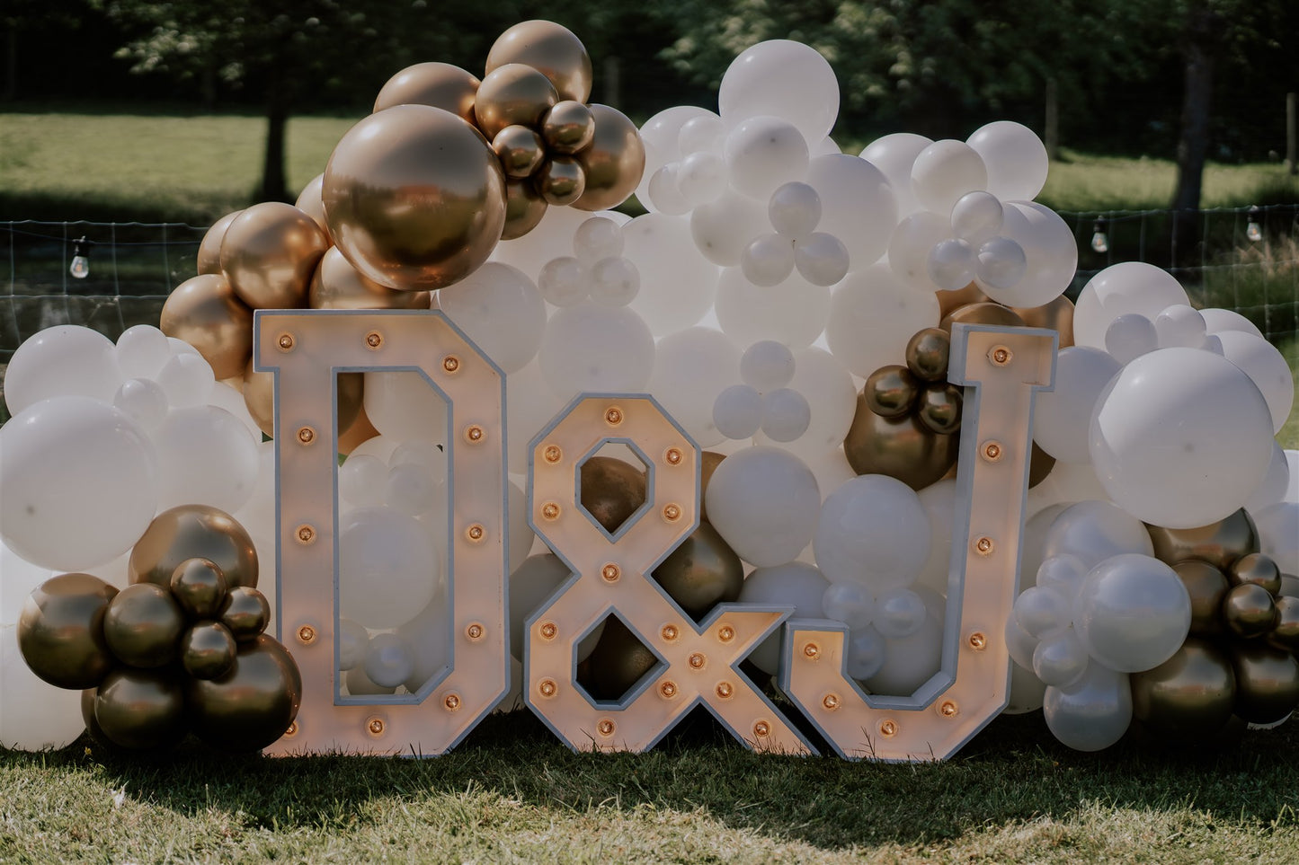 Lichtletter "&"